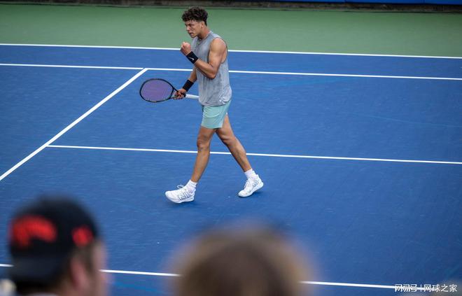 加强中场的 加强中场的