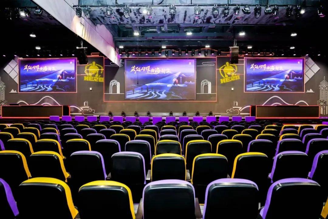 迅速在中场 迅速在中场