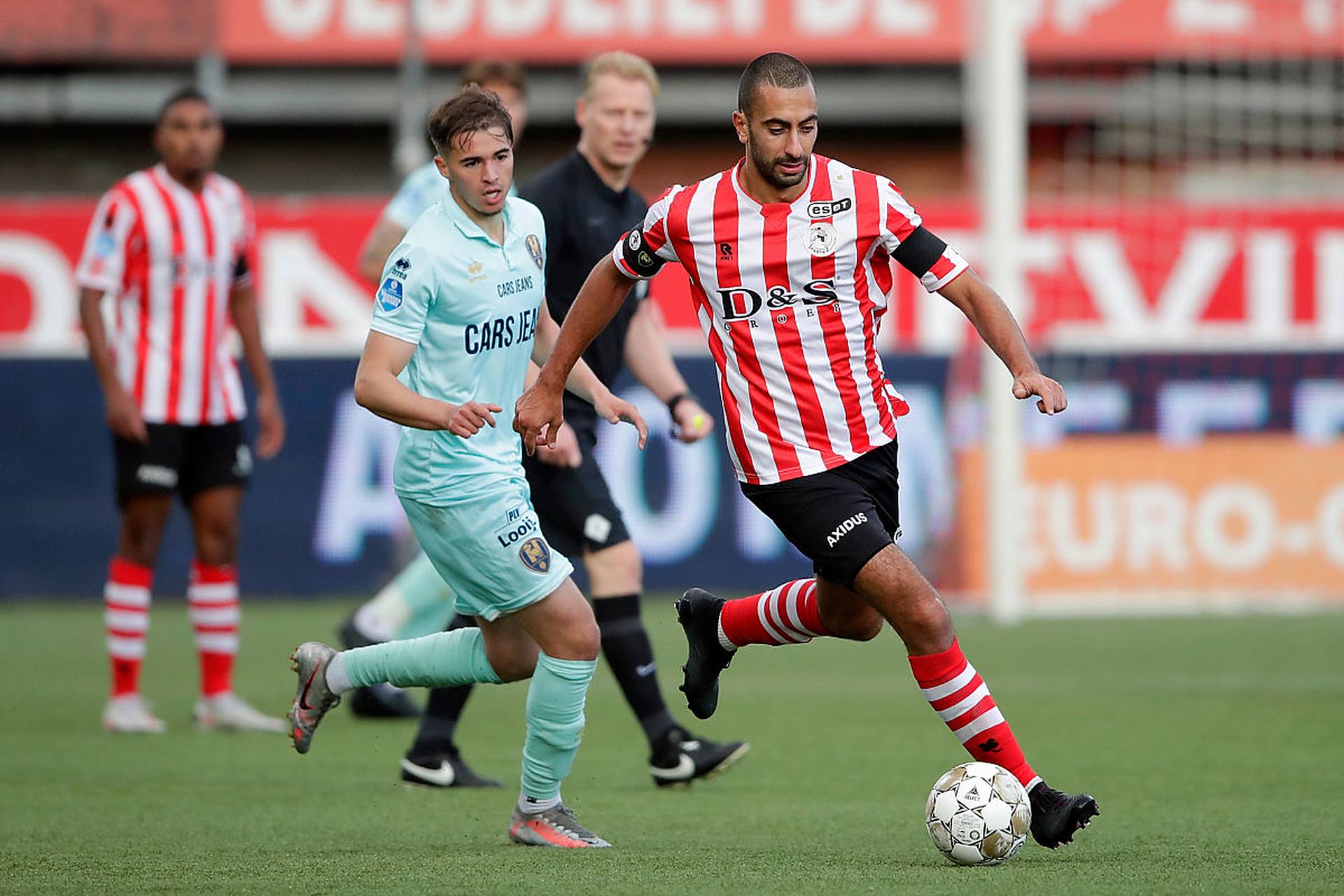 往国际顶尖 往国际顶尖