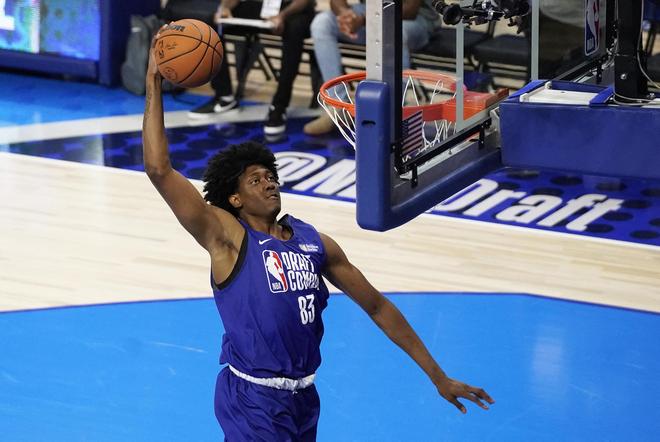 凭借默契的 凭借默契的